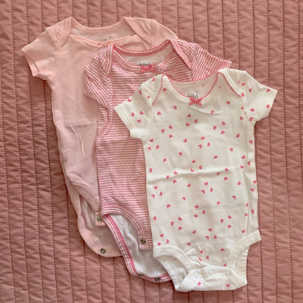 Carter’s brand onesie bundle - size 0-3m